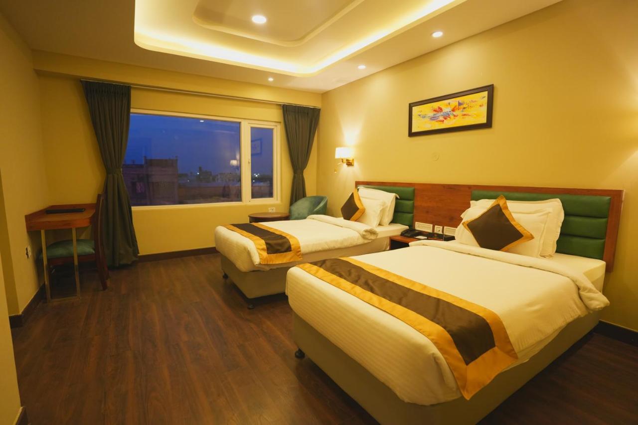 Hotel Cp Palace Patna  Exteriör bild