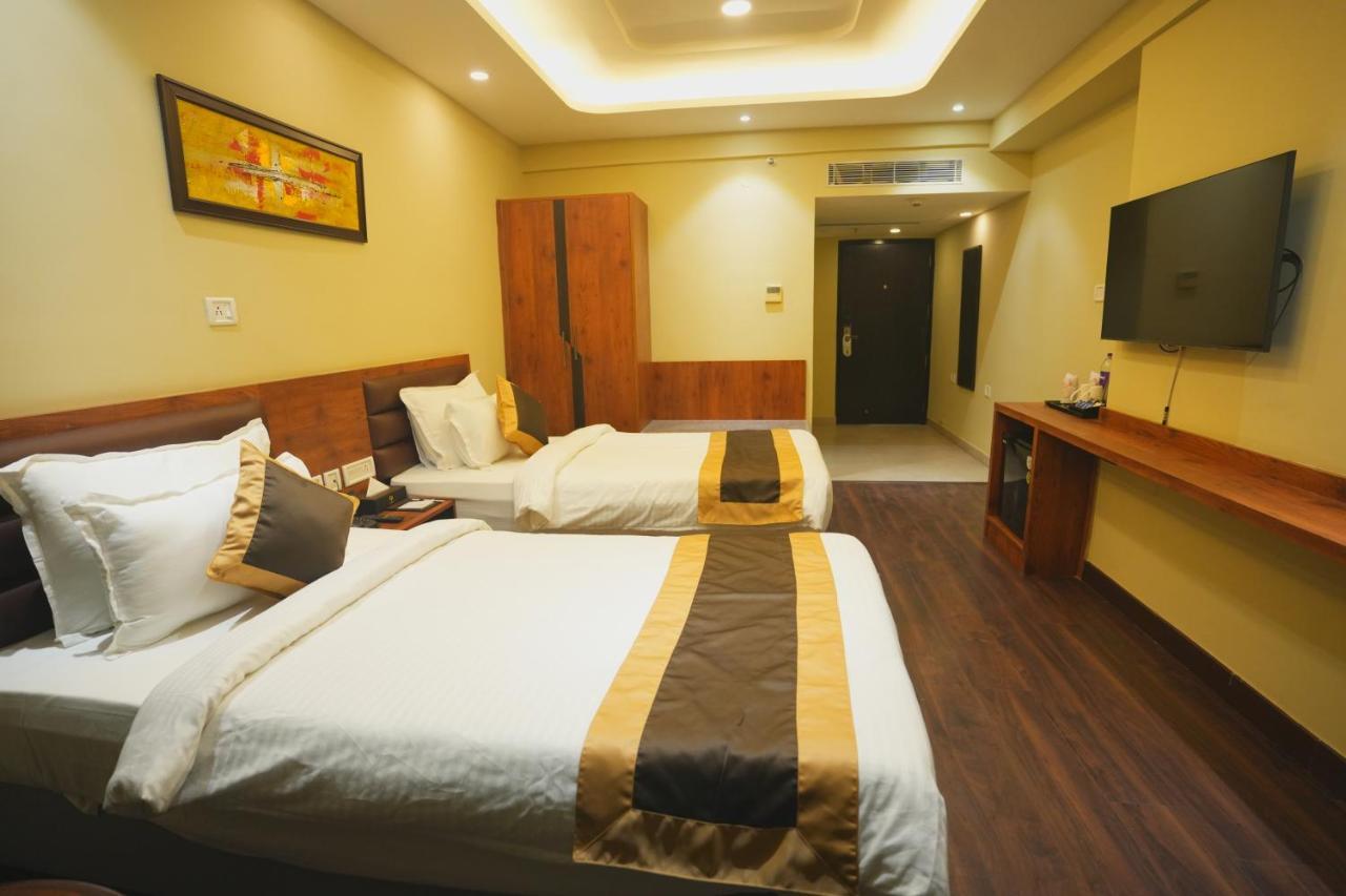 Hotel Cp Palace Patna  Exteriör bild